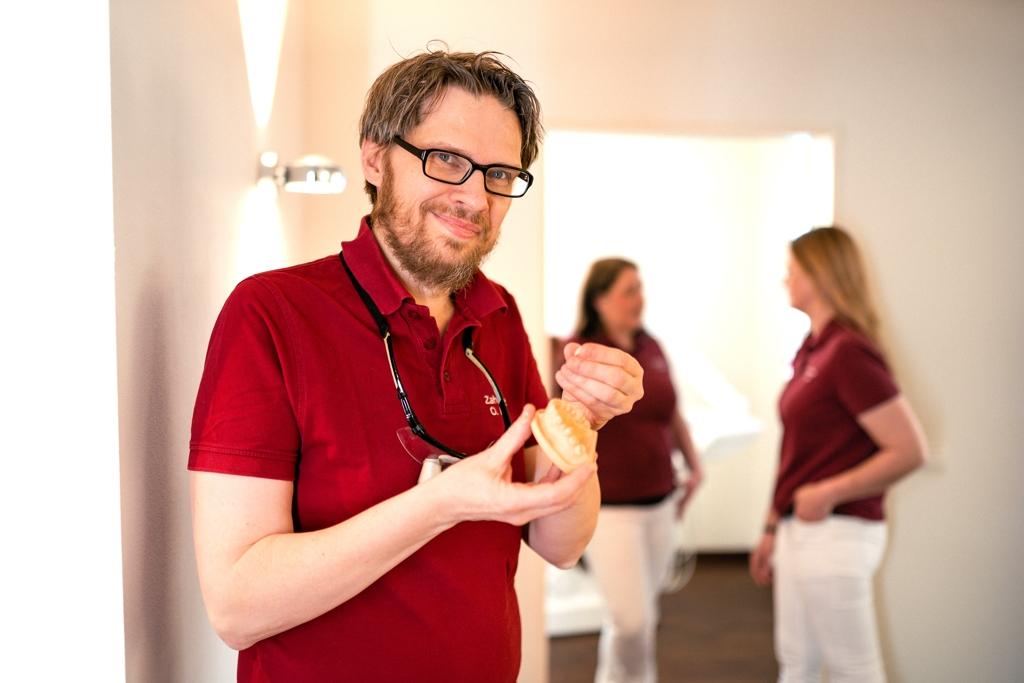Praxis-Team in Aktion – Zahnarztpraxis Oliver Kohl